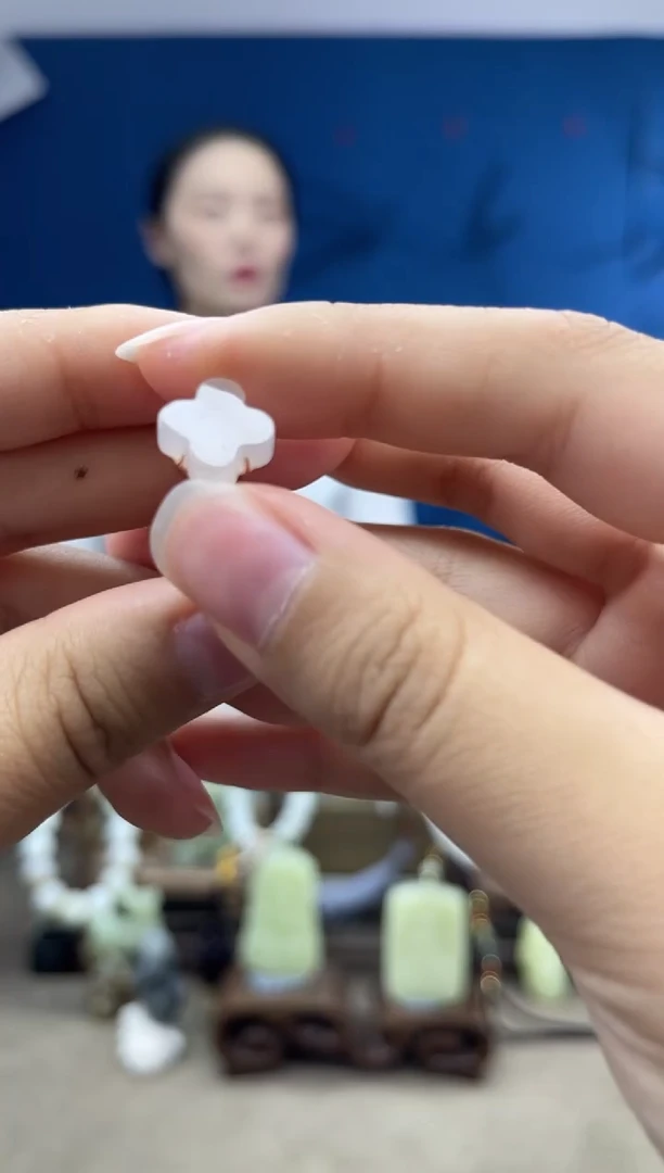 和田玉银S925镶嵌颈饰1