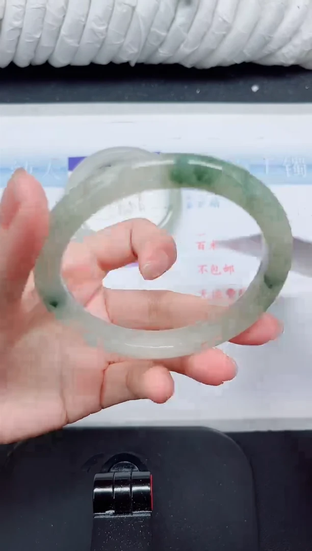 【闪购商品】石英质玉手镯未镶嵌88#62.6