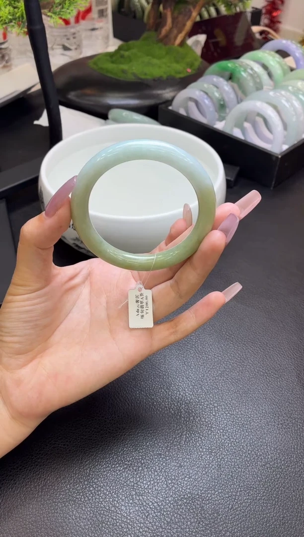 未镶嵌手镯翡翠送****花手镯