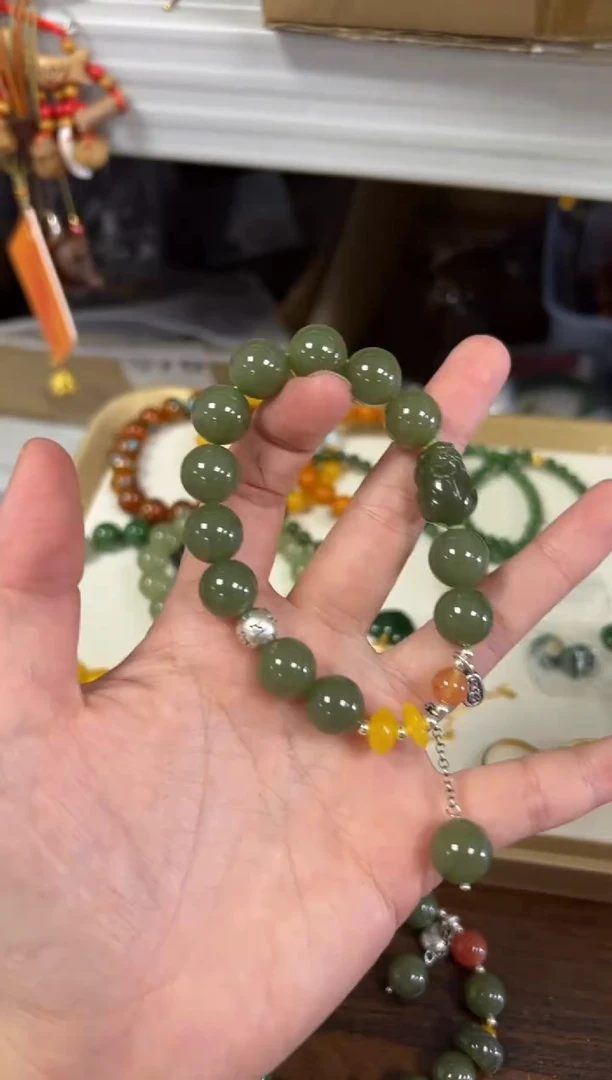 未镶嵌手链和田玉孤品和田玉晴水大珠貔貅款手链[4945]