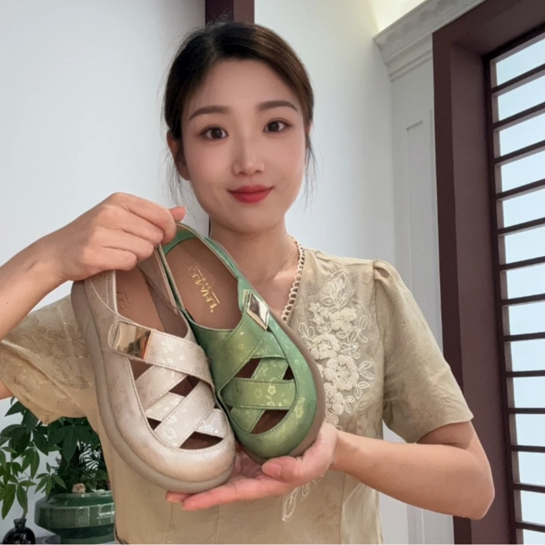 6879夏季新款凉鞋软面软底洞洞鞋单鞋平底中老年女鞋一鞋两穿