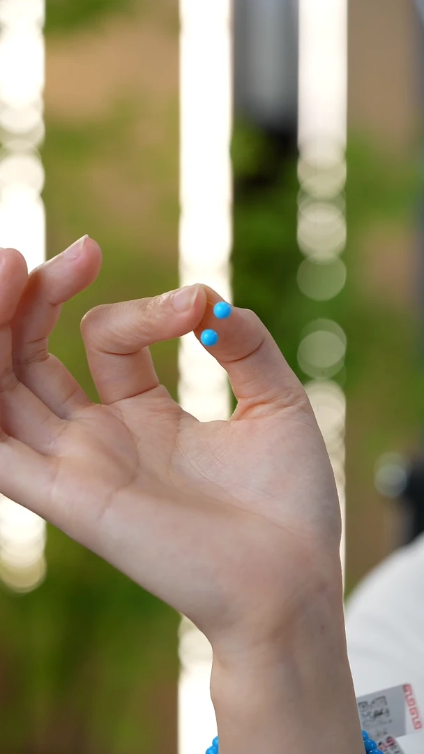 18K金镶嵌绿松石耳饰秒拍号22