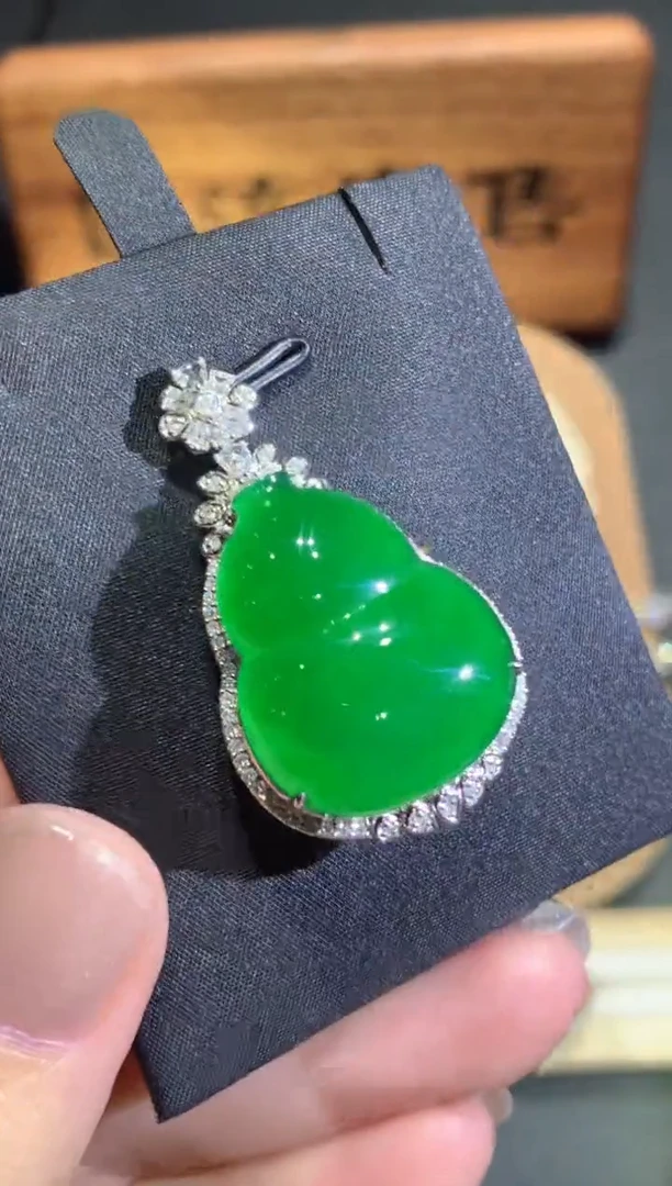 翡翠18K金镶嵌吊坠(不含链)106团购多样性发其一