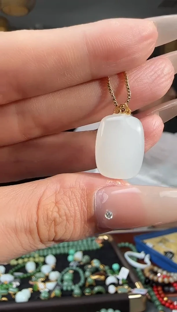 和田玉18K金镶嵌吊坠(不含链)11