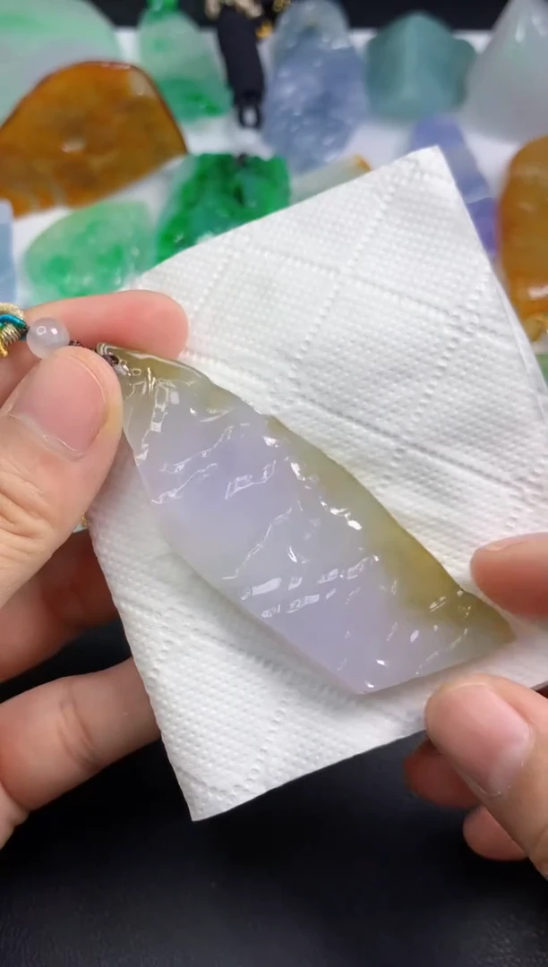 颈饰未镶嵌翡翠