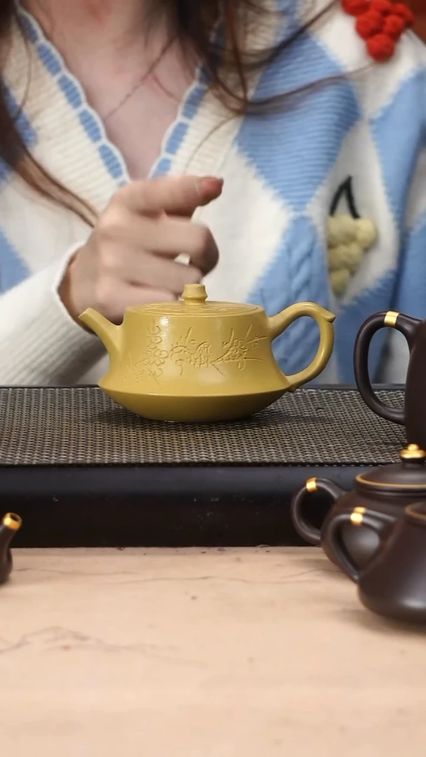 茶壶紫砂黄金段泥超精工刻绘曲壶160cc
