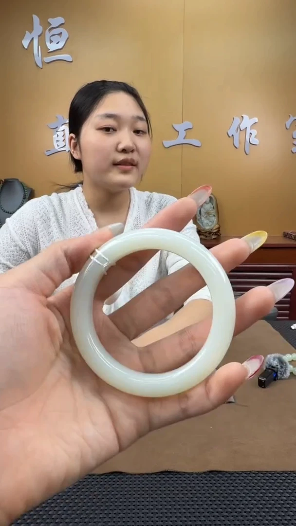 颈饰未镶嵌和田玉手镯56