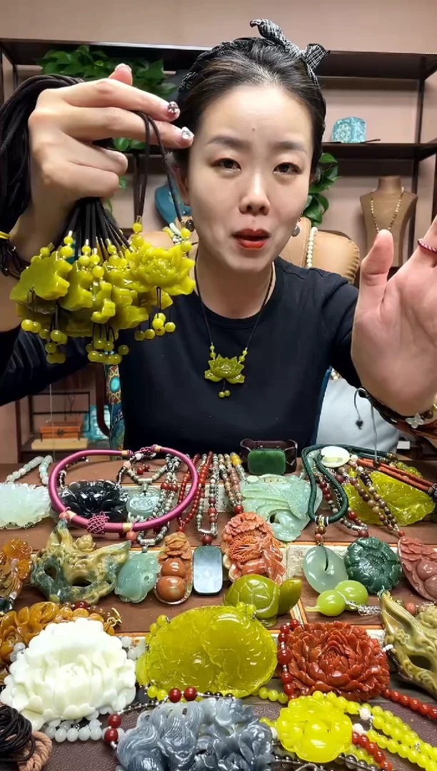 未镶嵌岫玉吊坠多样性发货发其中之一