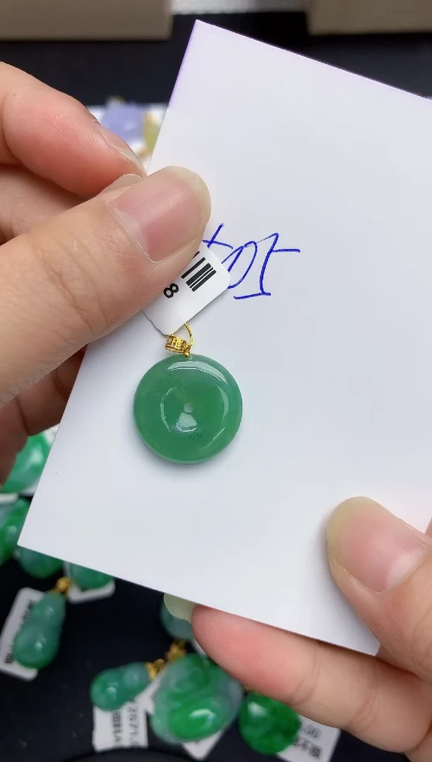 翡翠18K金镶嵌颈饰11111111