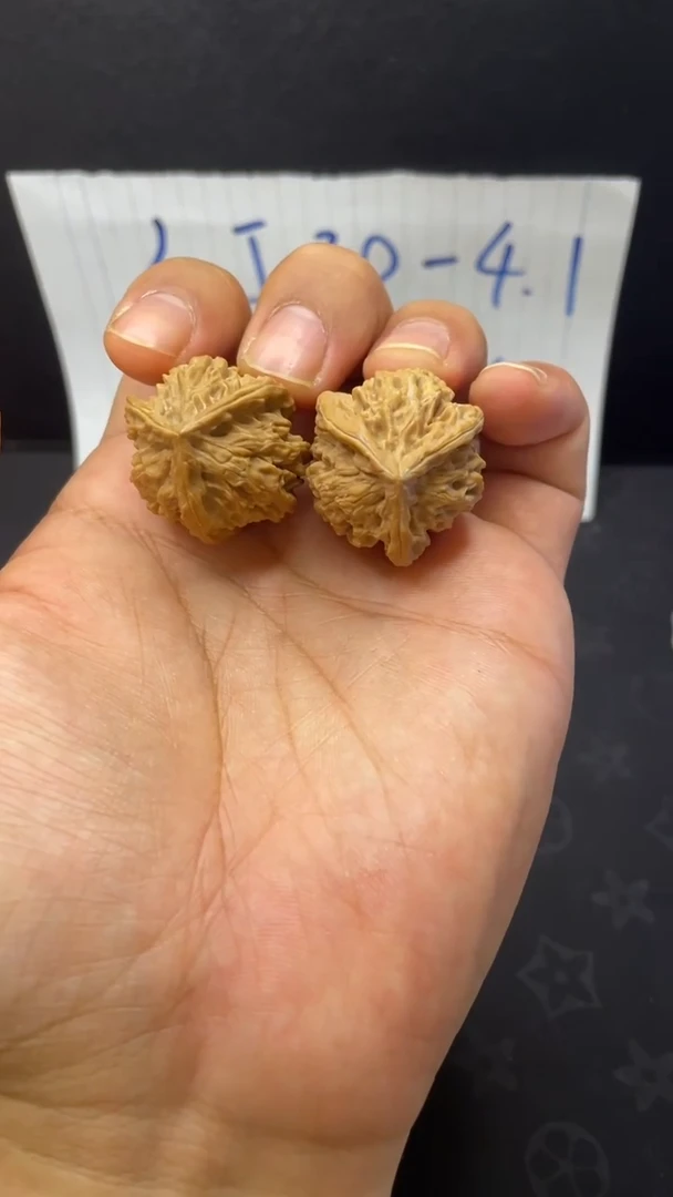 A263盘山三棱【人字】3.0尺寸3.4高全品白茬文玩核桃