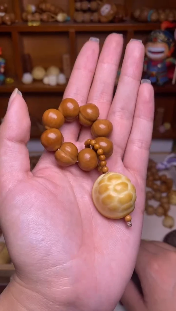 把件猴头核桃全品无暇屁桃＋大富甲手捻