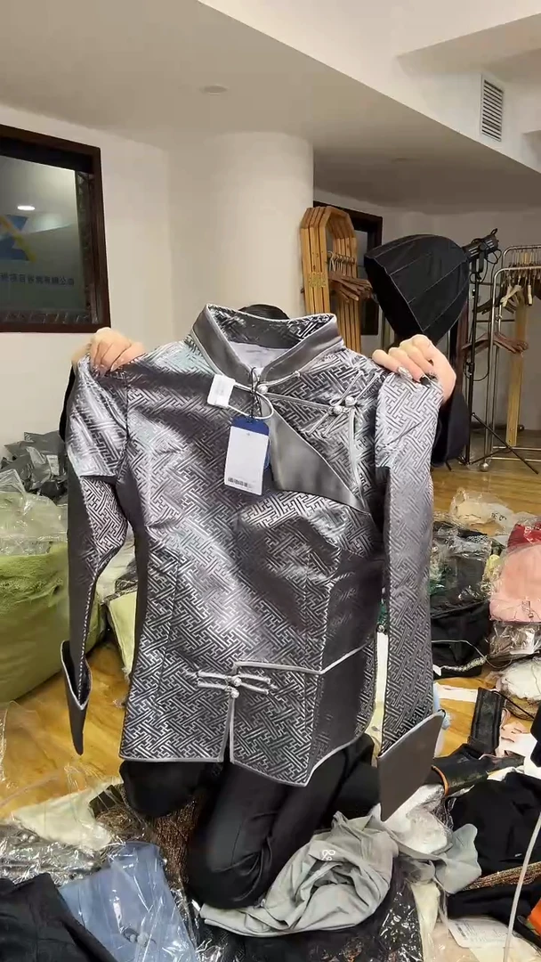 XL码      115-125斤  外套