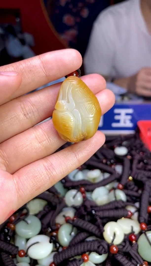 未镶嵌和田玉挂件1