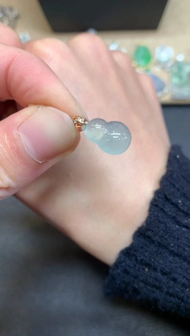 【闪购商品】翡翠颈饰18K金镶嵌葫芦【无服务费】