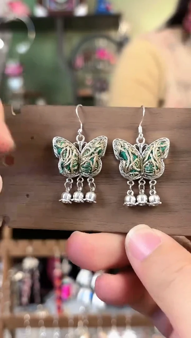 彩云南阁非遗老绣苗银饰品184