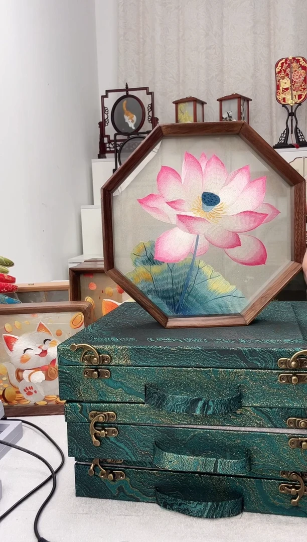 扇子苏绣作品手工摆台