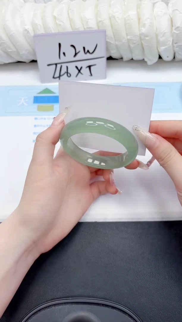 石英质玉手镯未镶嵌116-59