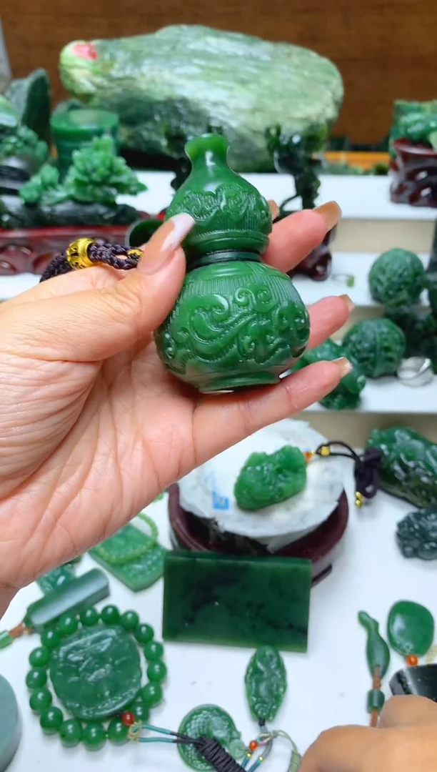 未镶嵌和田玉摆件1