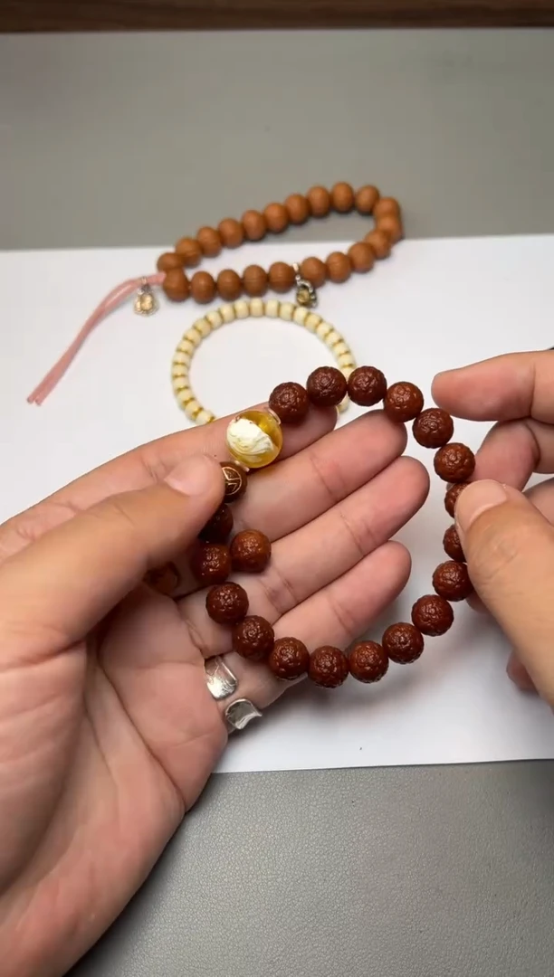 手串猴头核桃猴头手串  顶珠蜜蜡