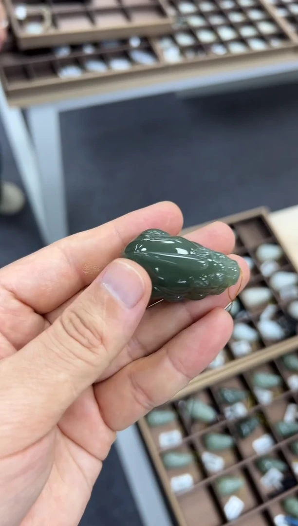 颈饰未镶嵌和田玉貔貅