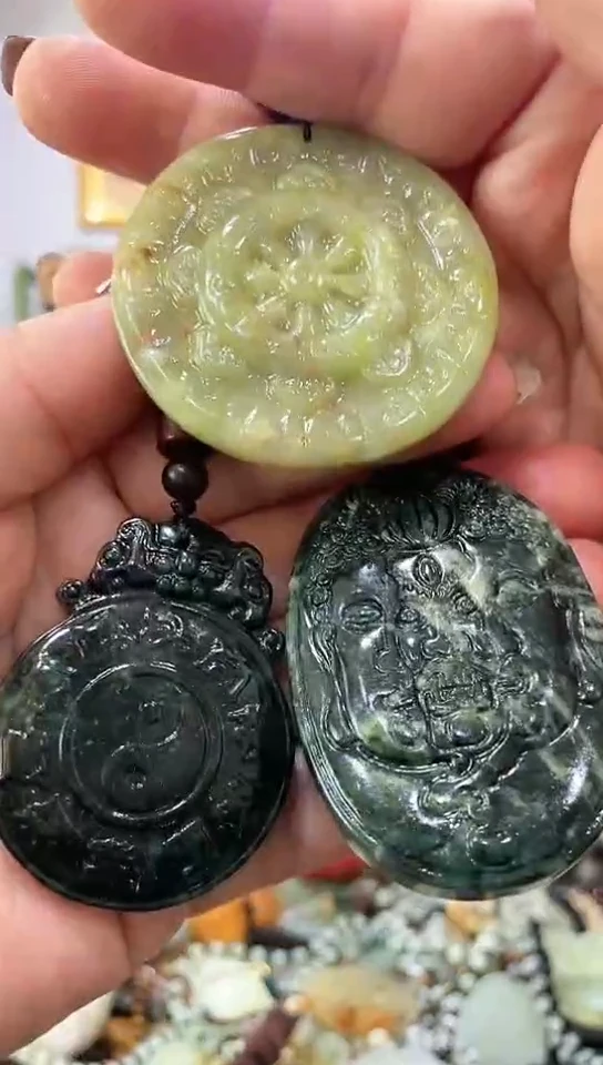 未镶嵌岫玉挂件