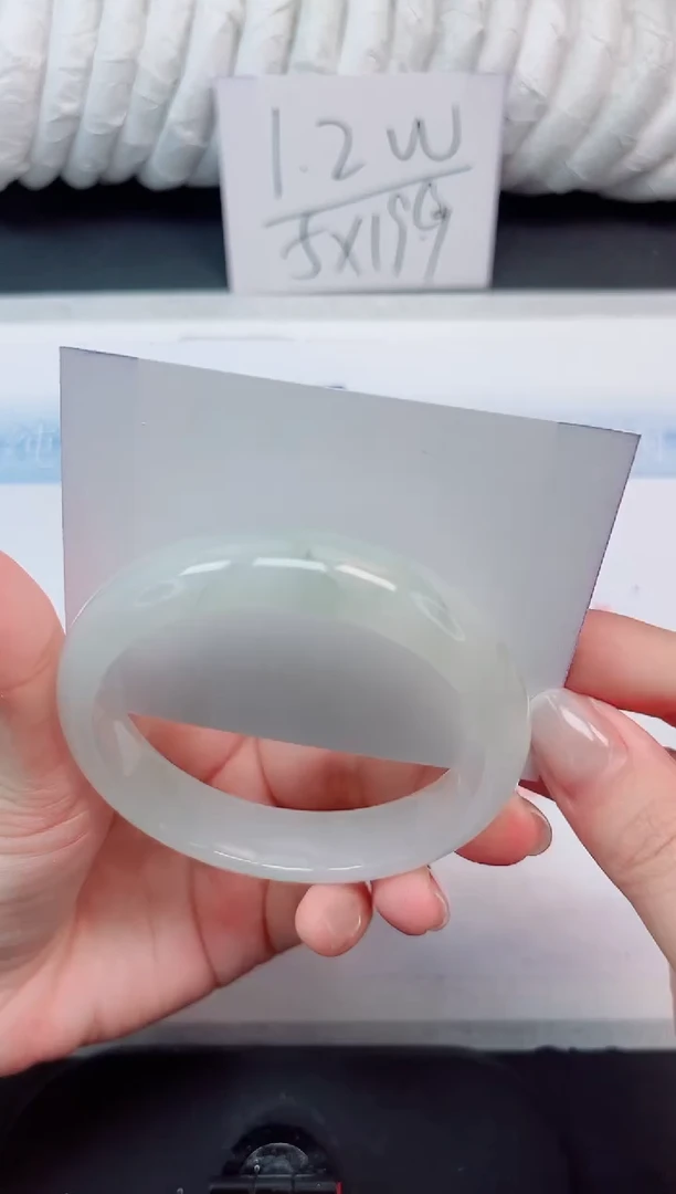 【闪购商品】石英质玉手镯未镶嵌157-60