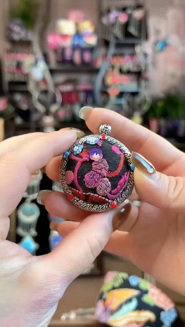 织绣民族风手工非遗老绣饰品531