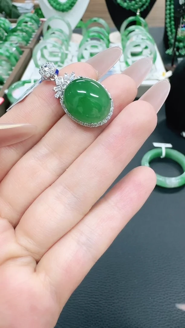 未镶嵌1石英质玉（非洲翠）s****1/3750