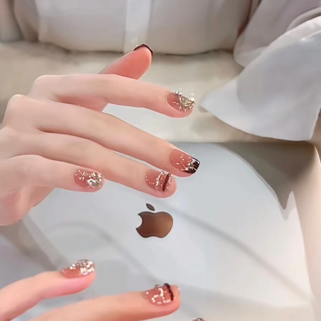 【波尔多红金】短款法式爆闪高级感裸色渐变红色拼钻纯手工穿戴甲片