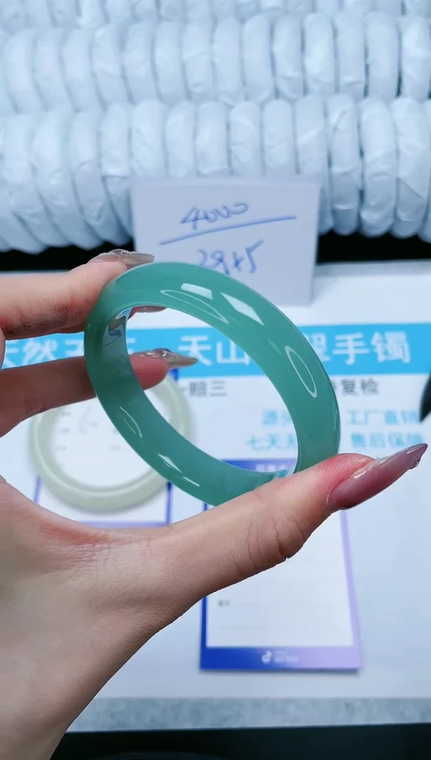 【闪购商品】石英质玉手镯未镶嵌109--56.5