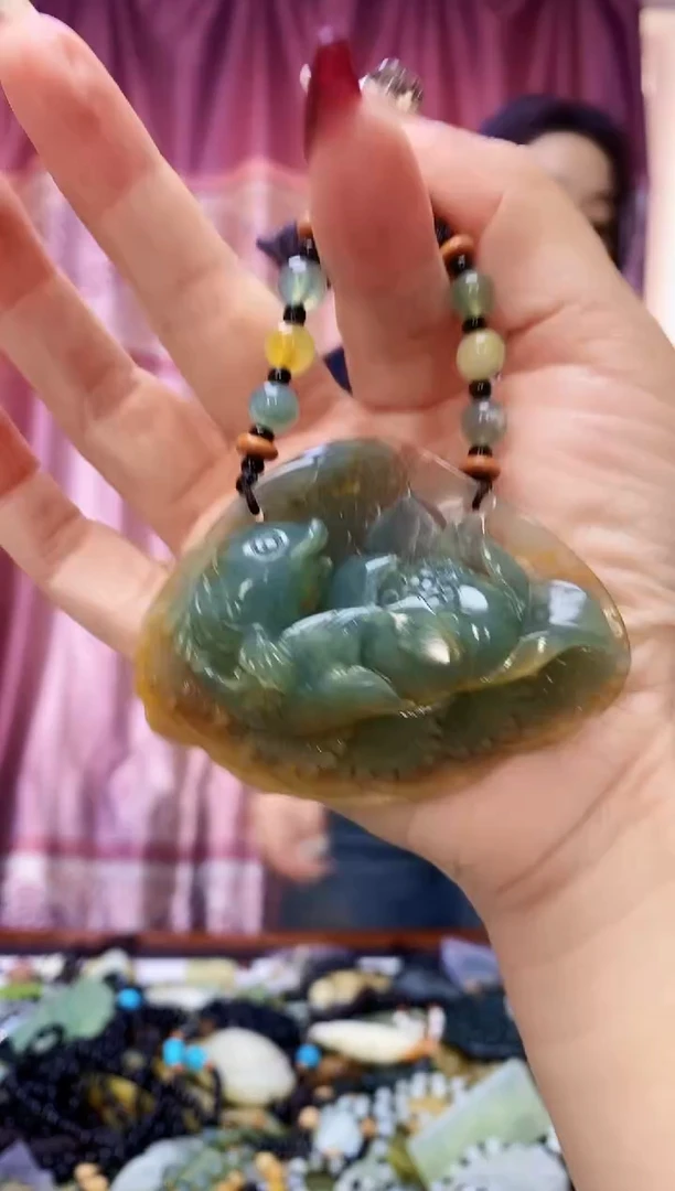 未镶嵌岫玉挂件