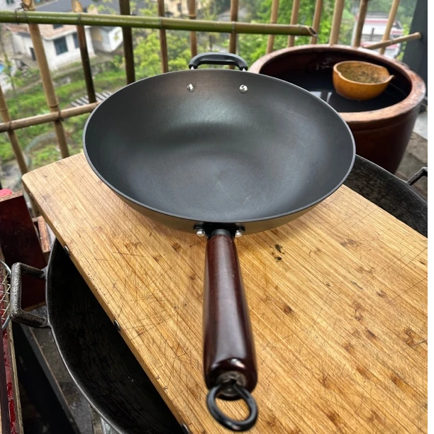 传统老式生铁锅1口（已开锅）