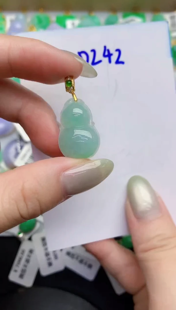 翡翠未镶嵌颈饰缅甸天然翡翠A货