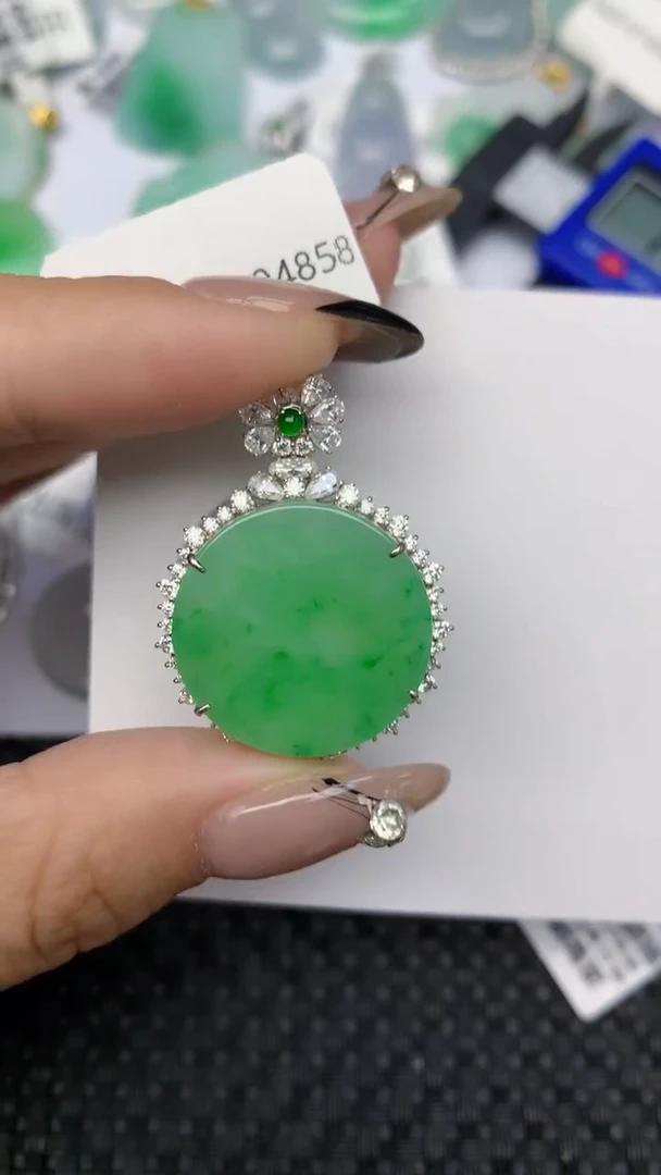 颈饰18K金镶嵌翡翠天然缅甸翡翠a货百元以上9元证书费自理