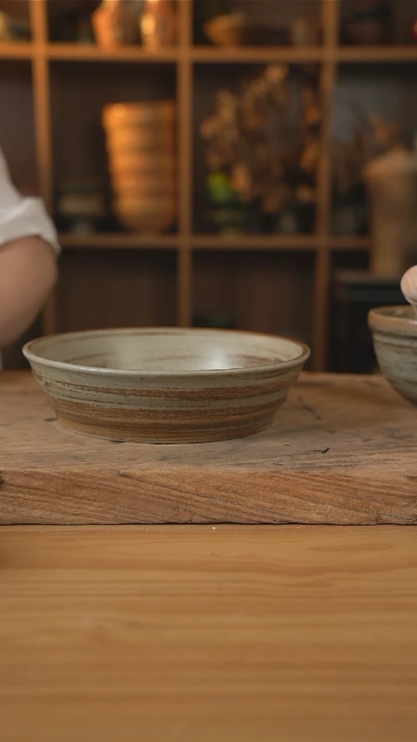 岁月风情系列的9英寸螺纹直筒盘