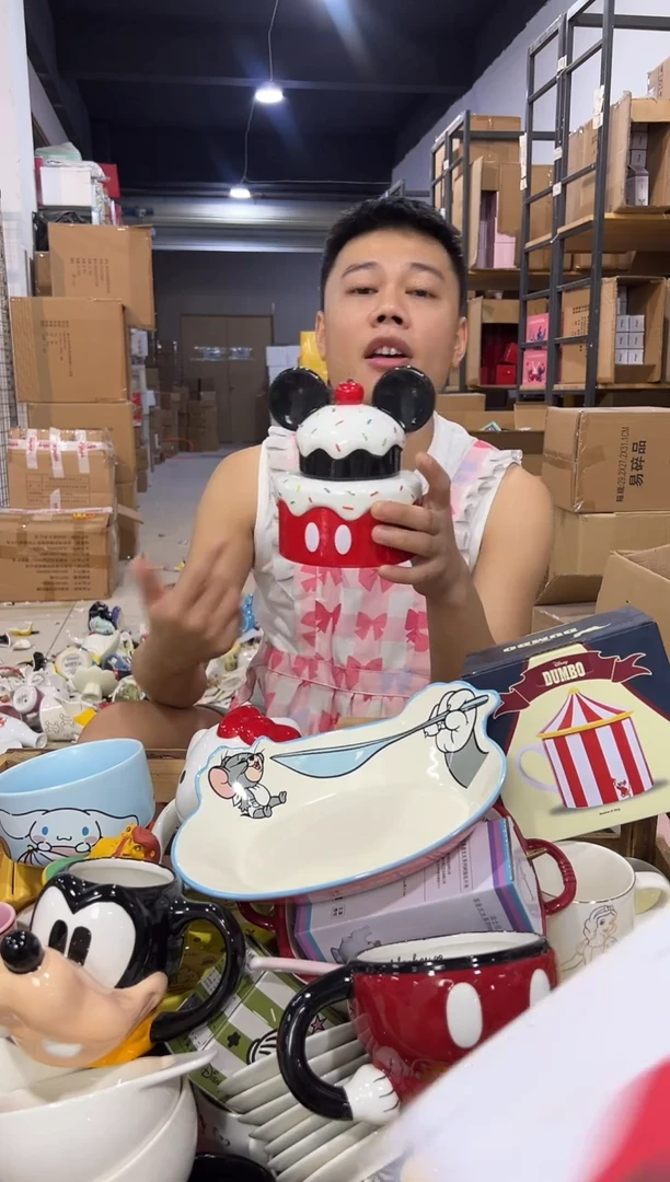 瓷片原盒米奇蛋糕罐子