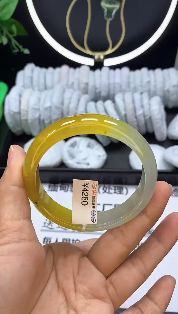 翡翠手镯未镶嵌60+61