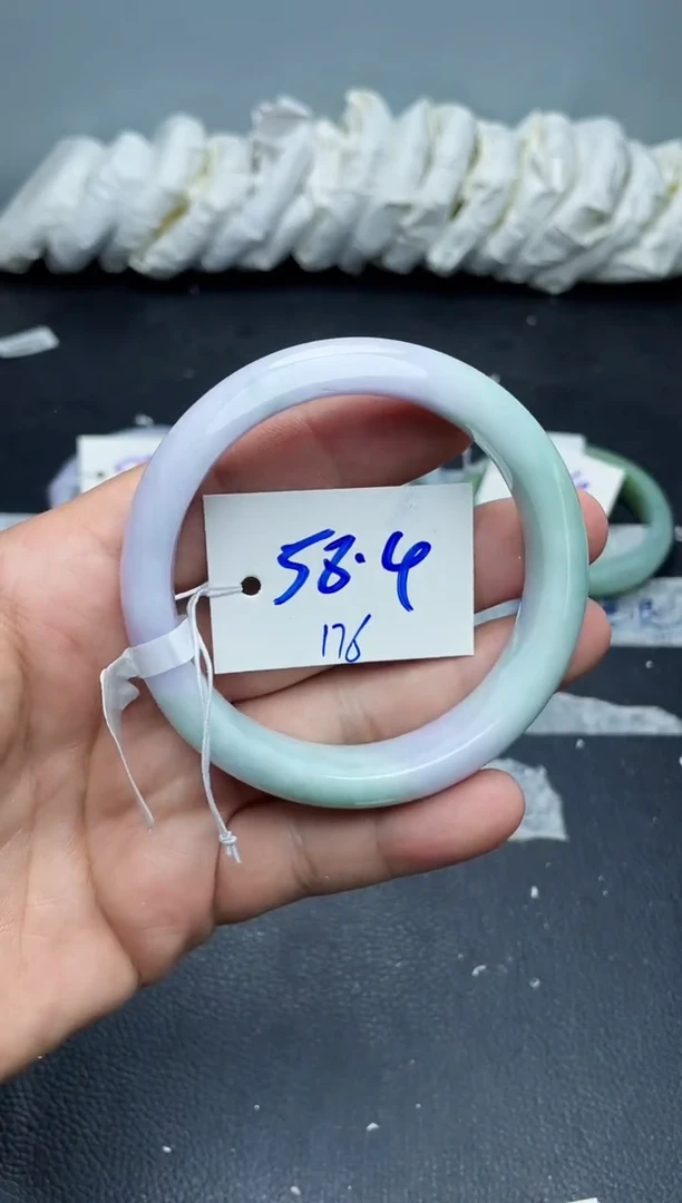 未镶嵌手镯翡翠176