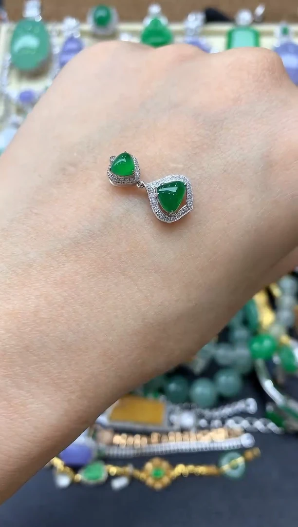 【闪购商品】翡翠颈饰18K金镶嵌130中国好珍宝