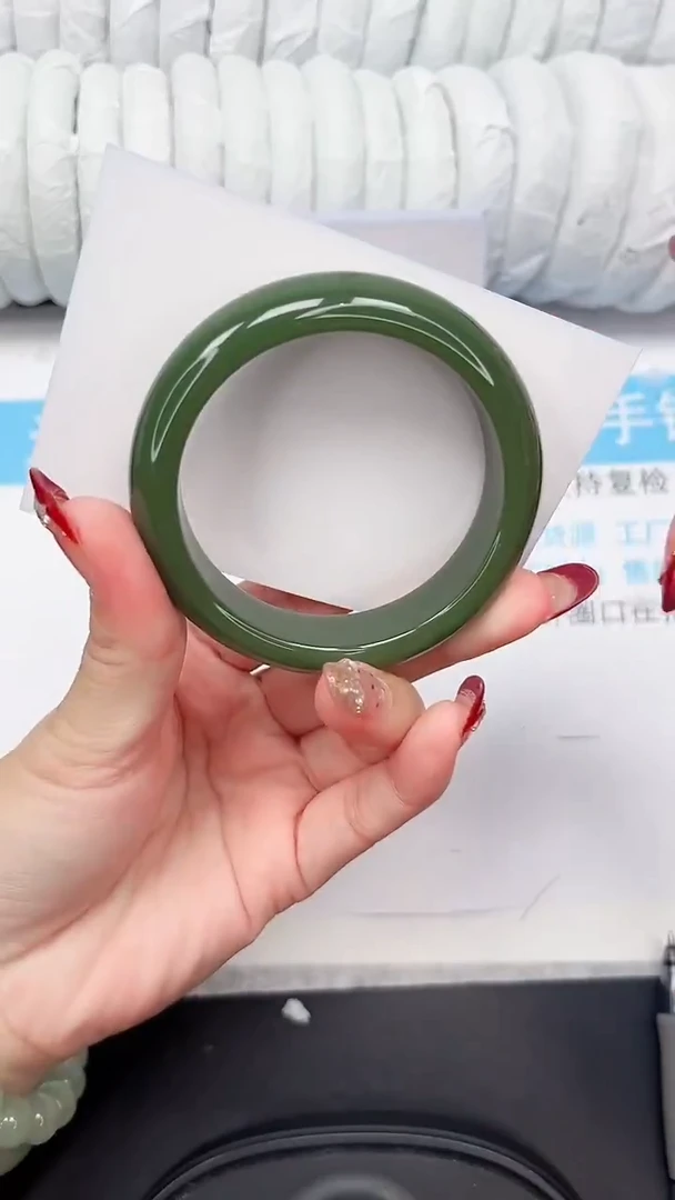 未镶嵌手镯石英质玉131-54DB