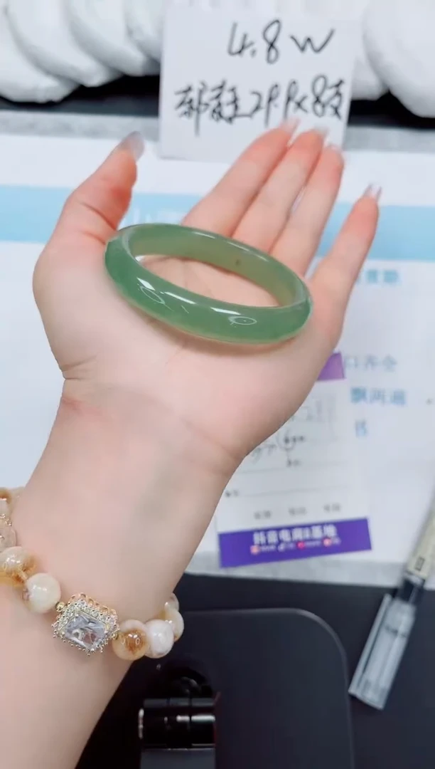 石英质玉手镯未镶嵌316/53.4