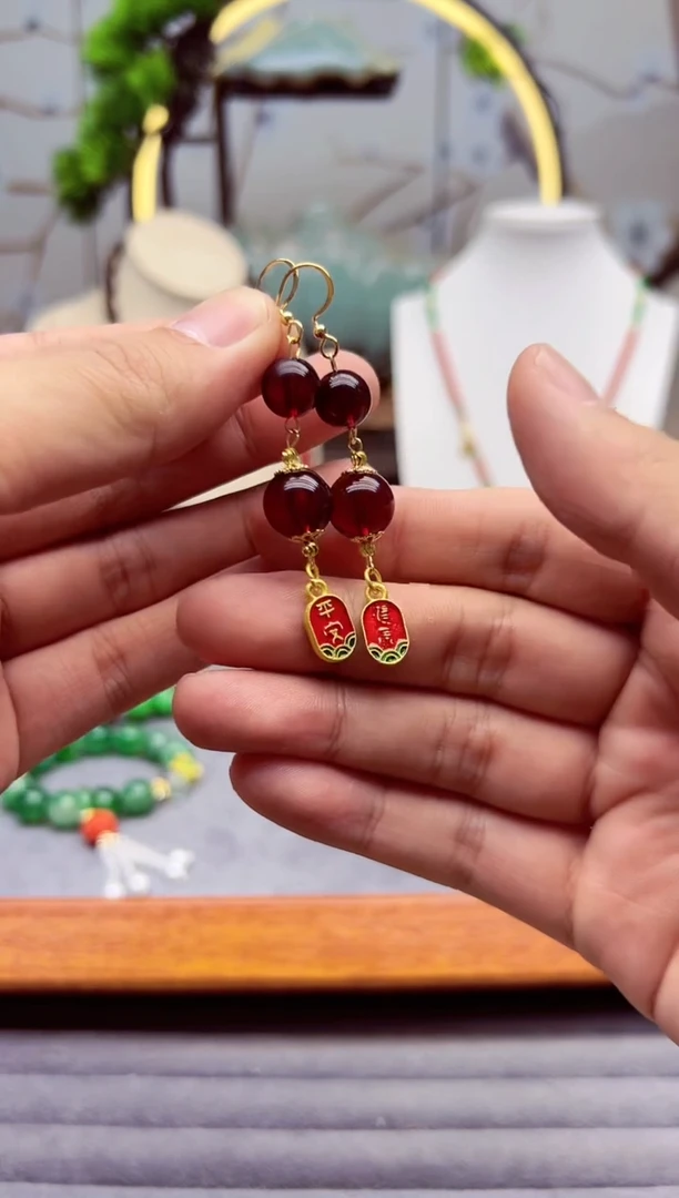 【闪购商品】血珀耳饰14K金镶嵌E382``````