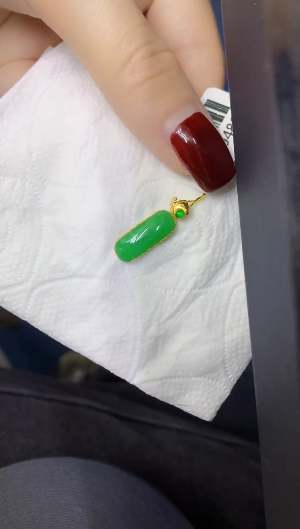 颈饰18K金镶嵌翡翠缅甸天然翡翠A货