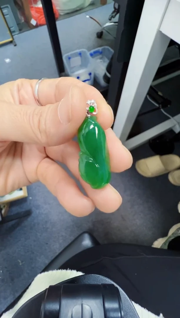 吊坠(不含链)18K金镶嵌翡翠1680