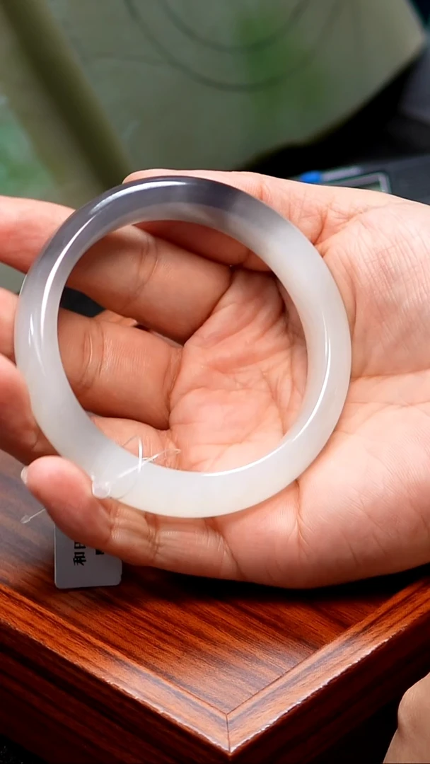 和田玉手镯未镶嵌59圈口正装半山水特色烟紫