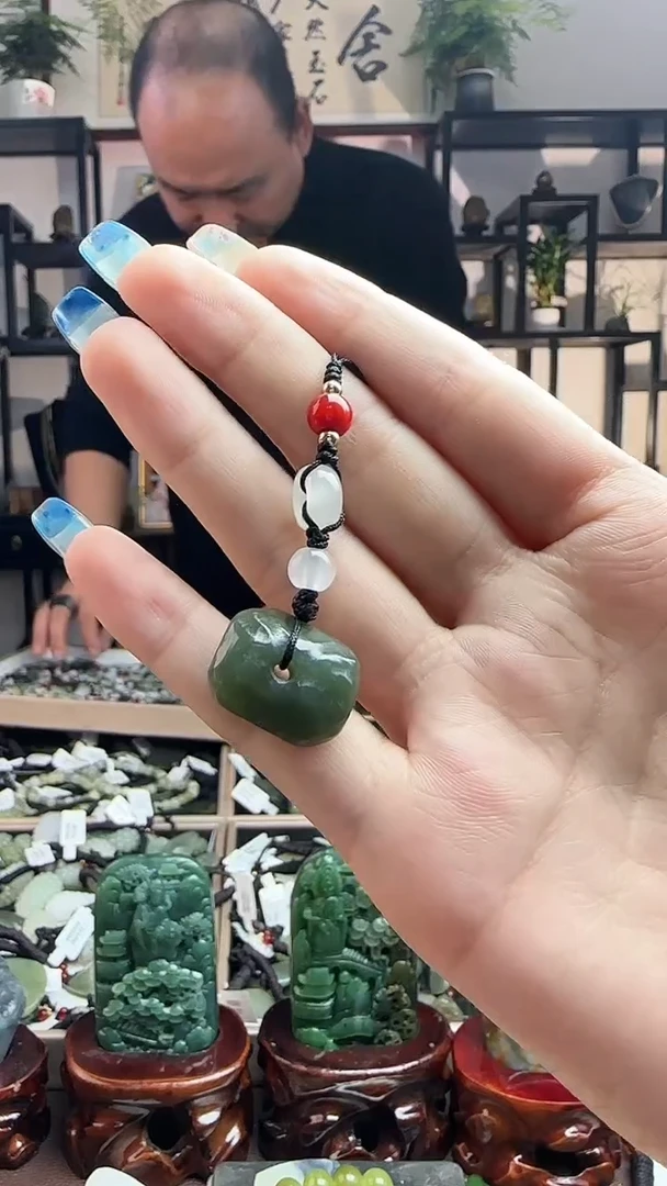 颈饰未镶嵌和田玉4