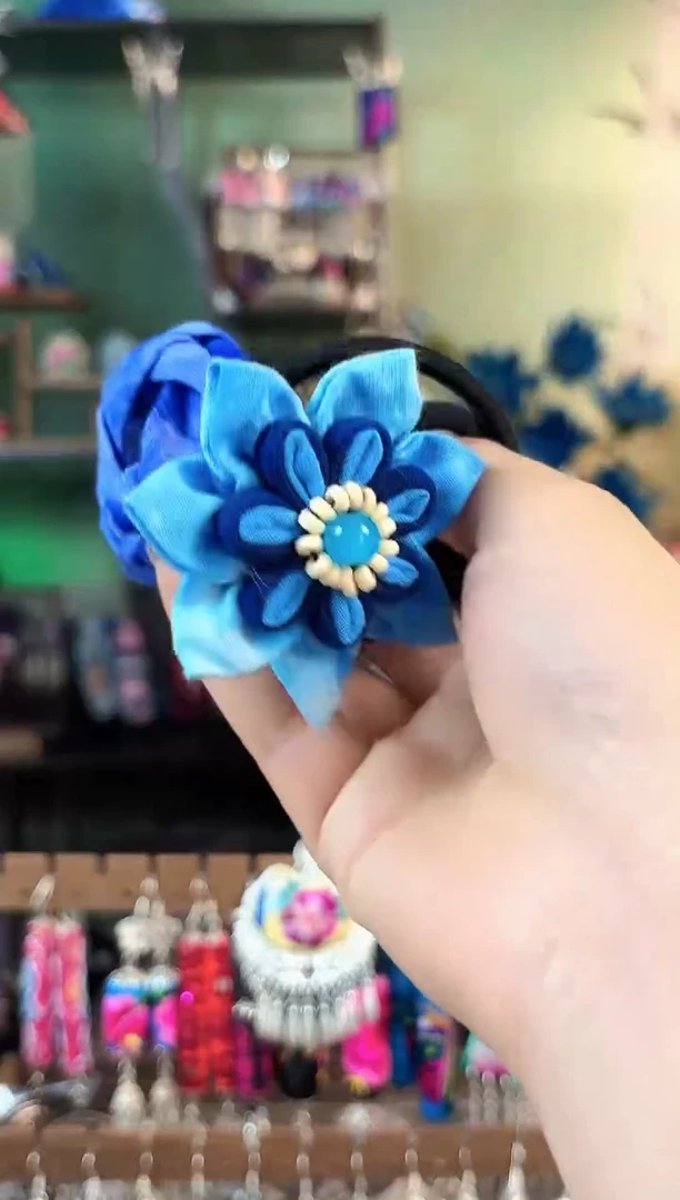 彩云南阁非遗老绣饰品629