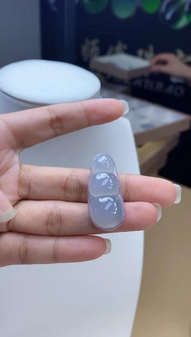 颈饰未镶嵌翡翠挂件