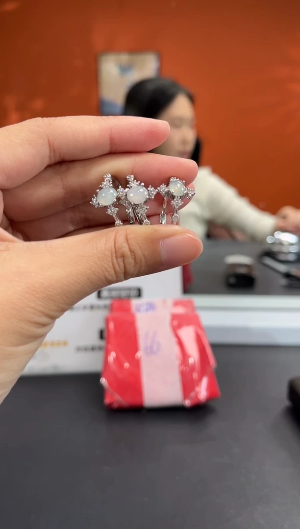 未镶嵌挂件翡翠边城刀客/579425/多样性发一
