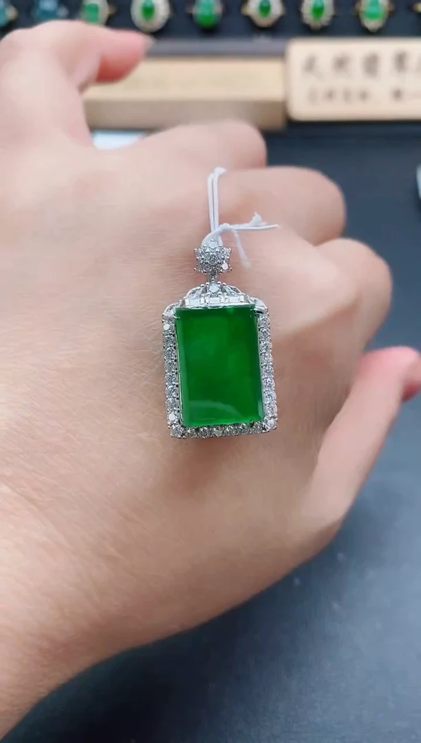 吊坠(赠链)银S925镶嵌翡翠1